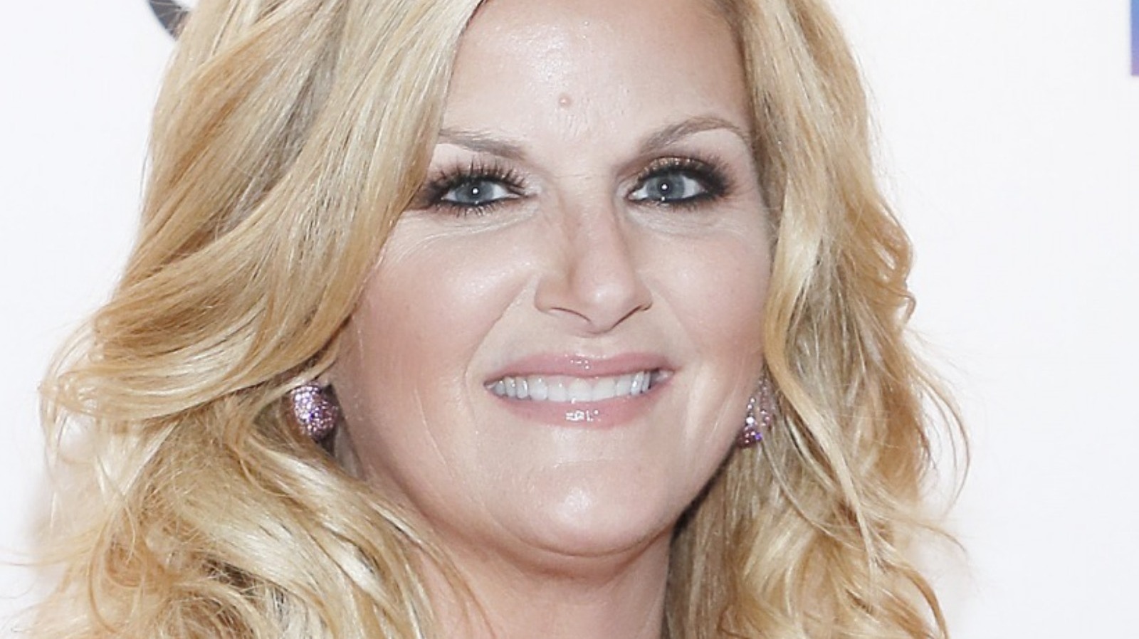 Trisha Yearwood Just Launched A Dog Food Line. Here's What We Know So Far – Mashed