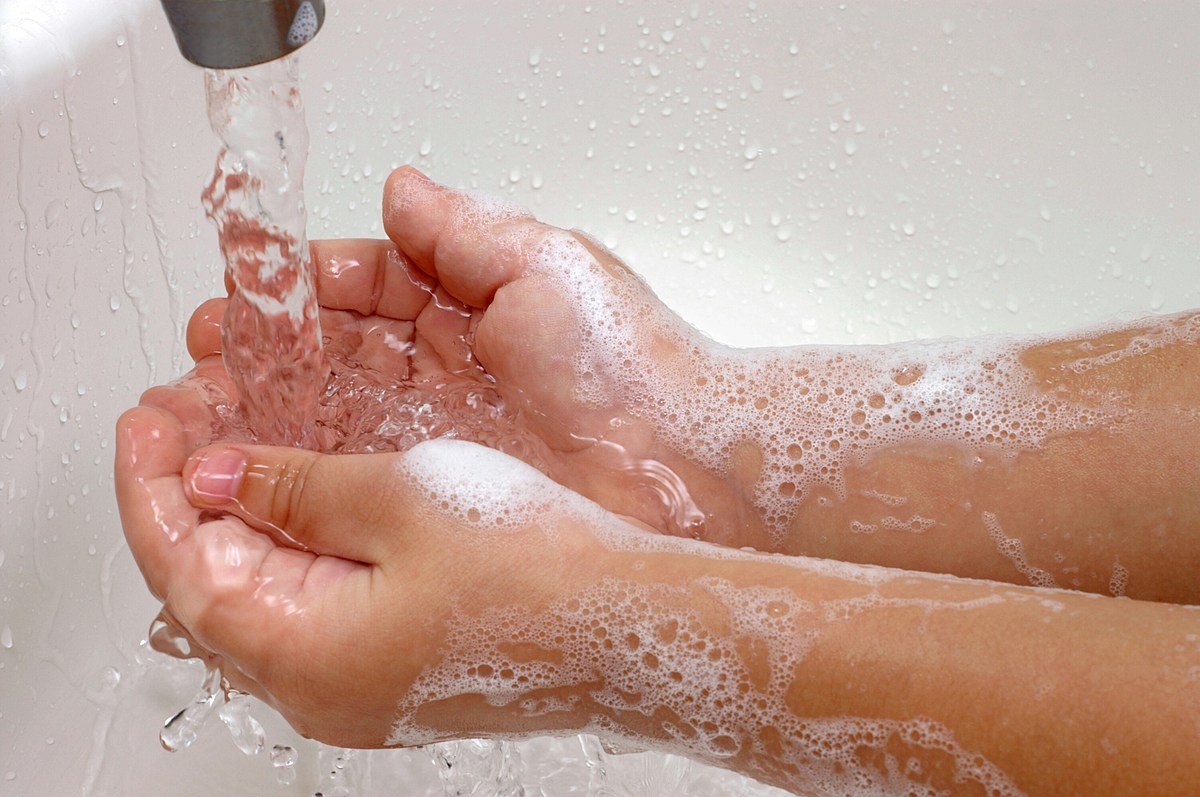 Want Cleaner Hands? Don't Use This to Dry Them – 97.3 The Dawg