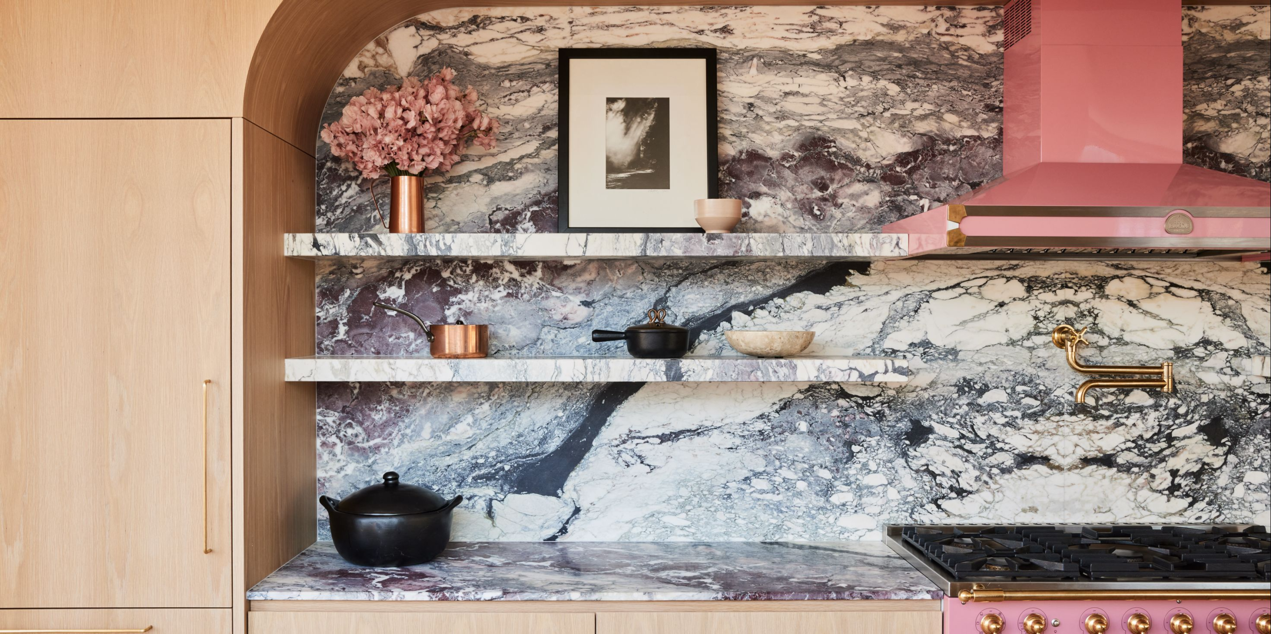 With Pink and Marble Flourishes, This New York Pad Is a Fashionista's Dream Come True – ELLE Decor