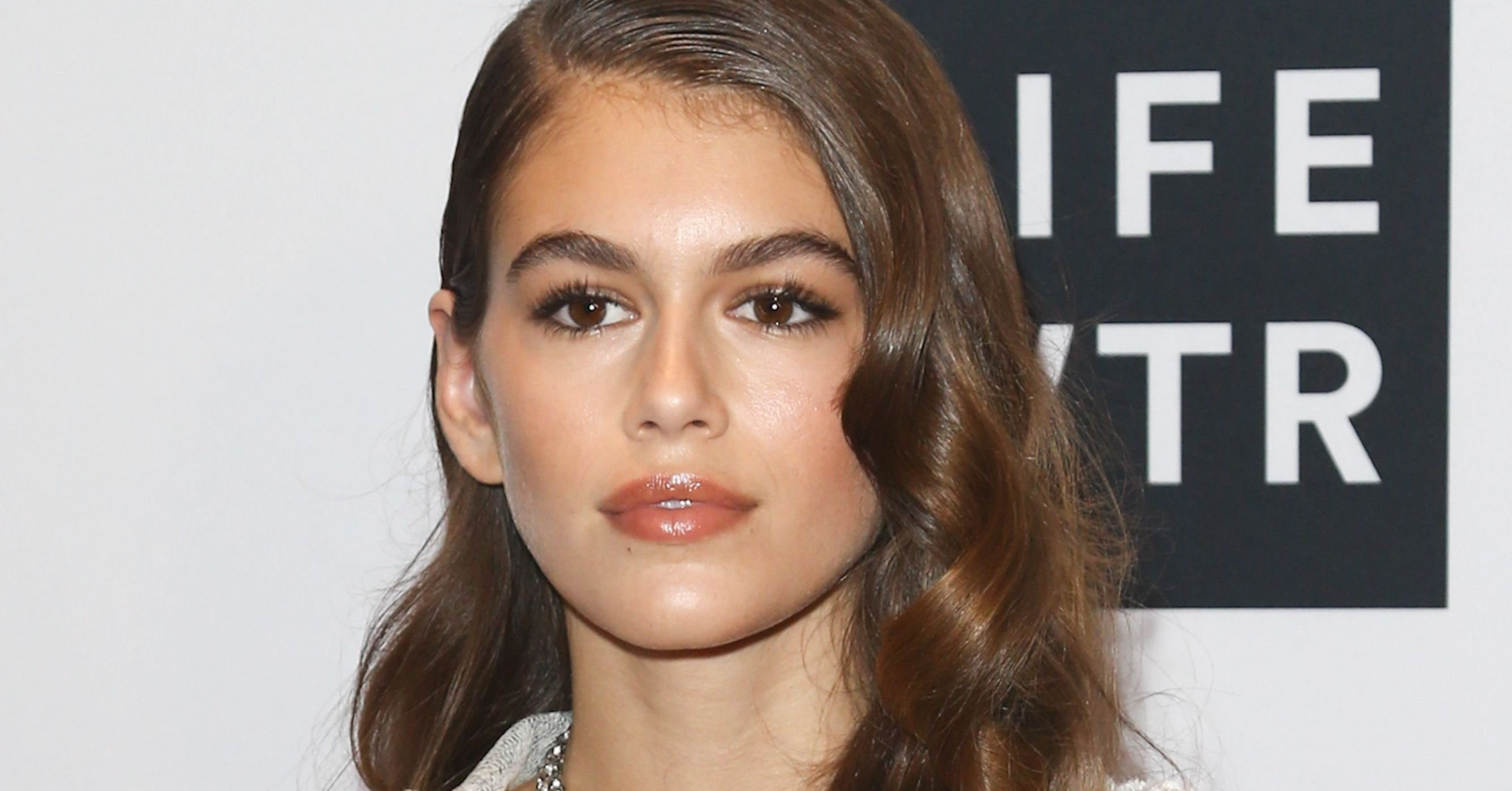 Kaia Gerber Shows Off Her Bikini Body While Playing Chess With Her Dog – The Inquisitr News