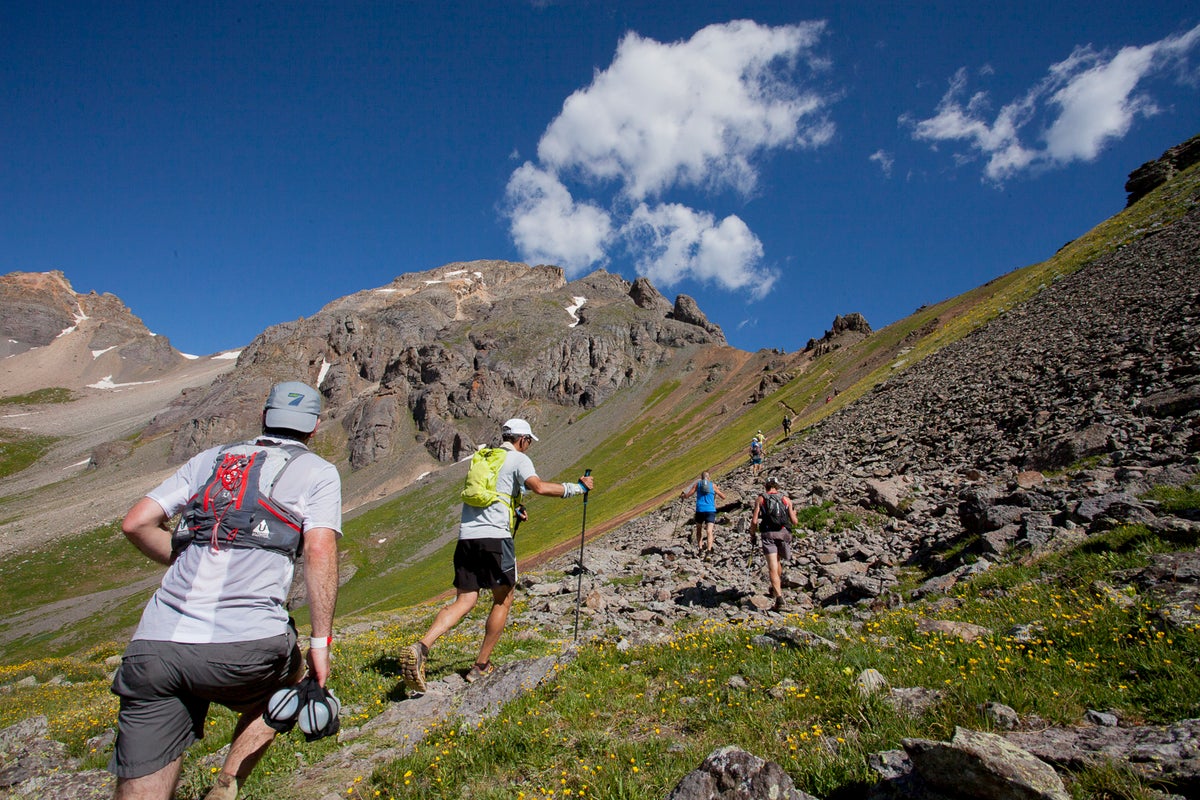 The Dos and Don'ts of Pacing and Crewing an Ultra – Trail Runner Magazine