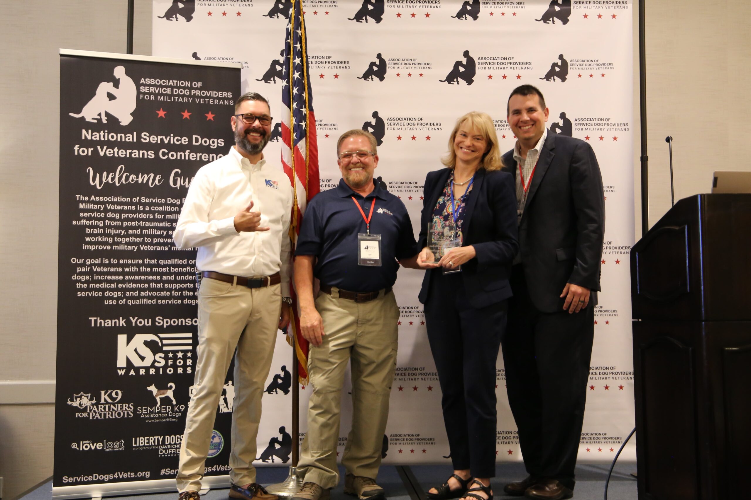 THE AMERICAN KENNEL CLUB RECEIVES LEASHES OF LEADERSHIP AWARD – American Kennel Club – American Kennel Club