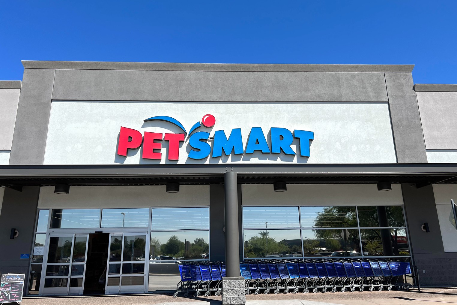 Employees Demand Change From Phoenix-Based PetSmart – Phoenix New Times