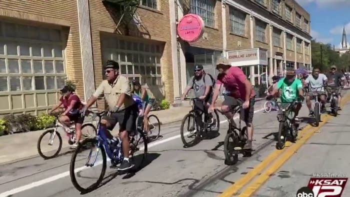 Downtown streets filled with bike riders, dog walkers for 20th Síclovía – KSAT San Antonio