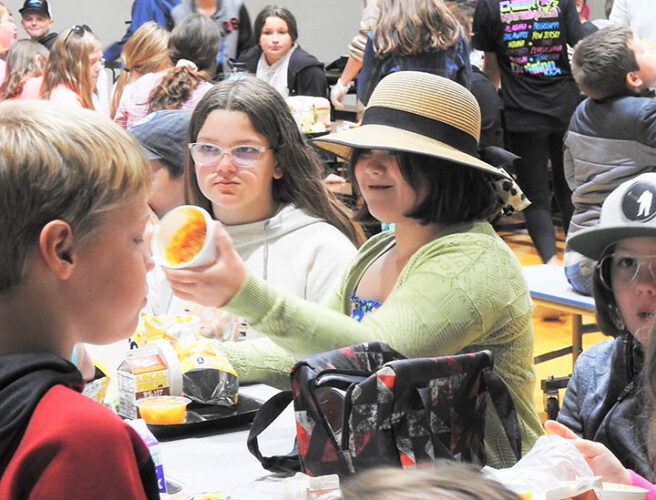 Students eating their fill as schools return to free lunch applications – Alpena News