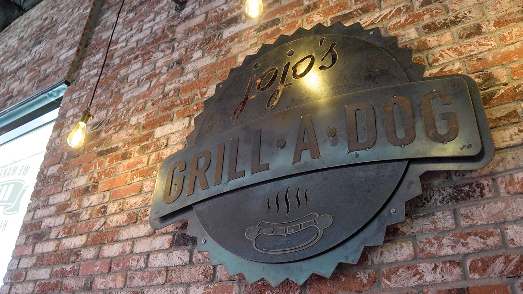 JoJo’s Grill-a-Dog opens in Visalia – Foothills Sun Gazette