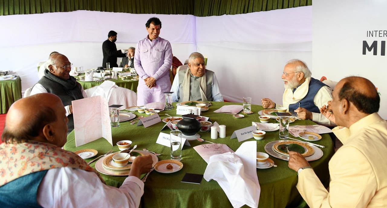 After Kharges dog remarks row, PM Modi has lunch with him; see pics – Free Press Journal