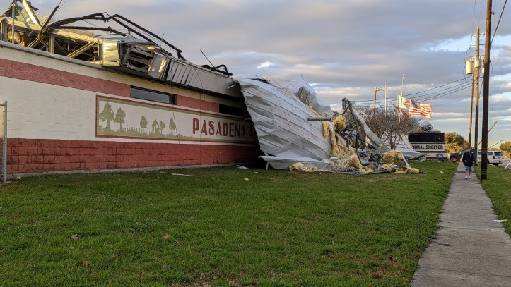 Houston-area pet lovers rush to rescue after tornado ravages Pasadena Animal Shelter – Houston Public Media